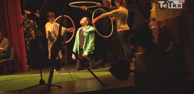życie to teatr