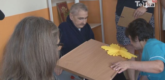 stolik przyjaciel