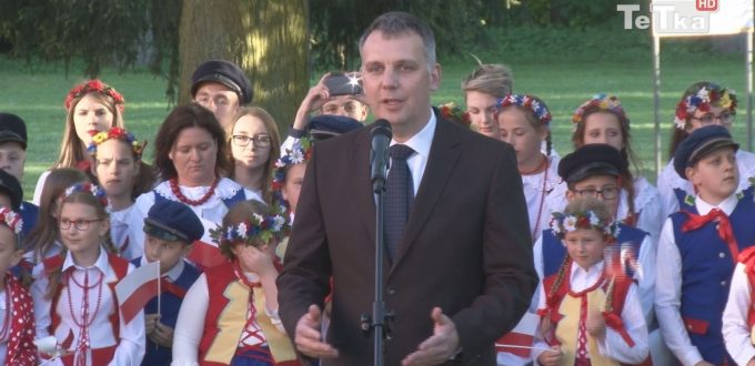 Z ratusza Pelplina do Lotosu