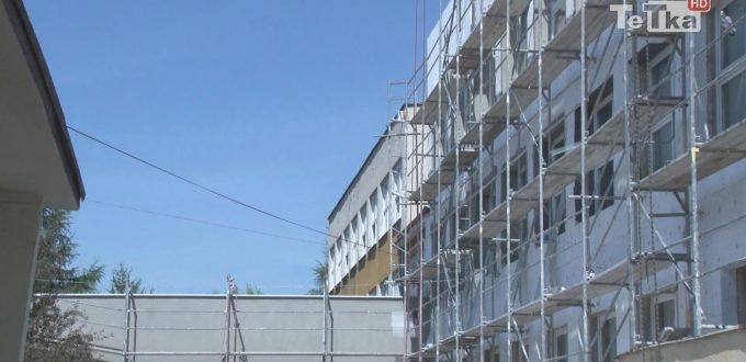 kończą się kompleksowe prace dociepleniowe w szkole podstawowej nr 4