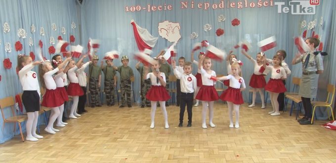 przedszkolaki z ósemki wystąpiły w koncercie związanym ze stuleciem odzyskania przez Polskę niepodległości