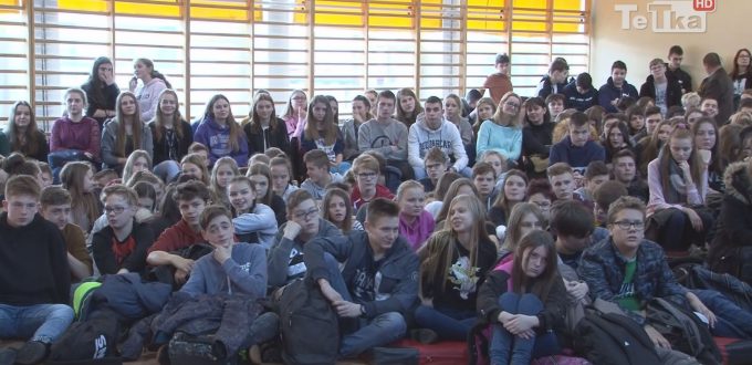 młodzież szkół średnich wzięła udział w targach - Festiwal Kariery