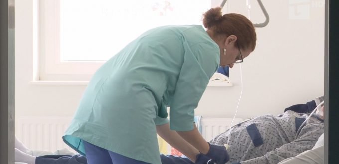 czy przy łóżkach szpitalnych pacjentów może zabraknąć pielęgniarek?