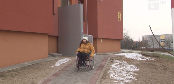 Pomogli niepełnosprawnej malarce
