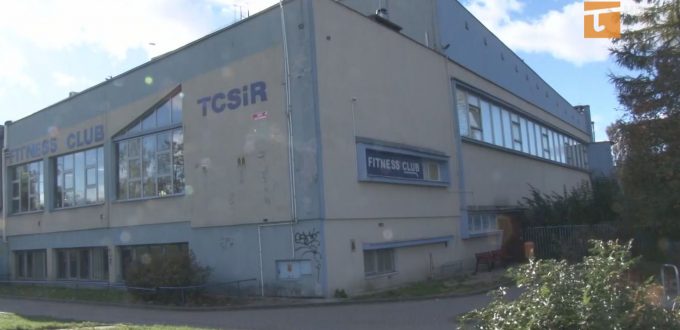 Rozbudowa basenu kiełbasą wyborczą