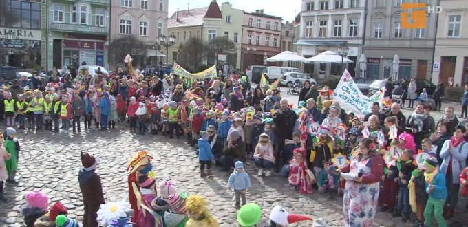 Dzieci przywitały Wiosnę na placu Hallera