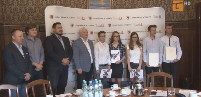 Po raz kolejny młodzież szkół ponadgimnazjalnych i ponadpodstawowych udział wzięła w miejskim konkursie „Mój biznesplan”