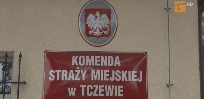 Strażnicy strzegli planu filmowego