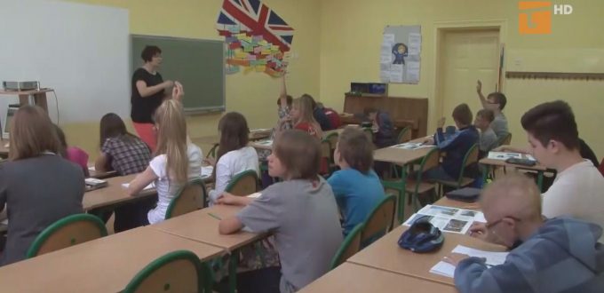 Trwa nabór wniosków na stypendia i wyprawki szkolne