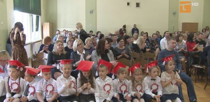 Miejska uroczysta gala z okazji Dnia Edukacji Narodowej odbyła się w szkole podstawowej nr 5