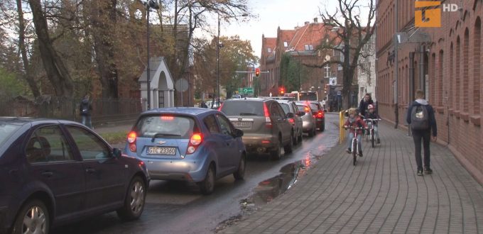 coraz więcej samochodów