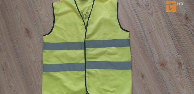 Jesienią bądźmy bezpieczniejsi na drogach, nośmy odblaski – apelują policjanci