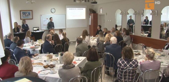 Pod patronatem starosty tczewskiego w Zespole Szkół Ekonomicznych odbyła się konferencja dotycząca rynku pracy