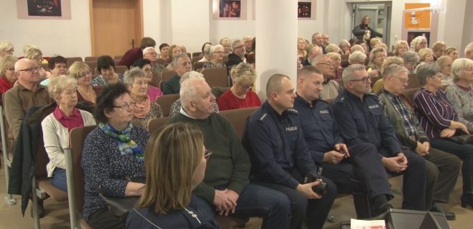 Tematem debaty społecznej, która odbyła się w Centrum Aktywizacji Osób Niepełnosprawny było bezpieczeństwo seniorów