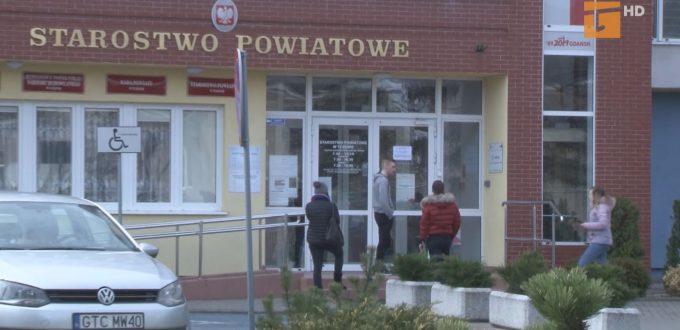 Zagrożenie koronawirusem wymusiło zmiany w organizacji pracy ratusza oraz starostwa powiatowego