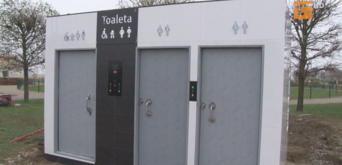 Na bulwarze stanęła automatyczna toaleta