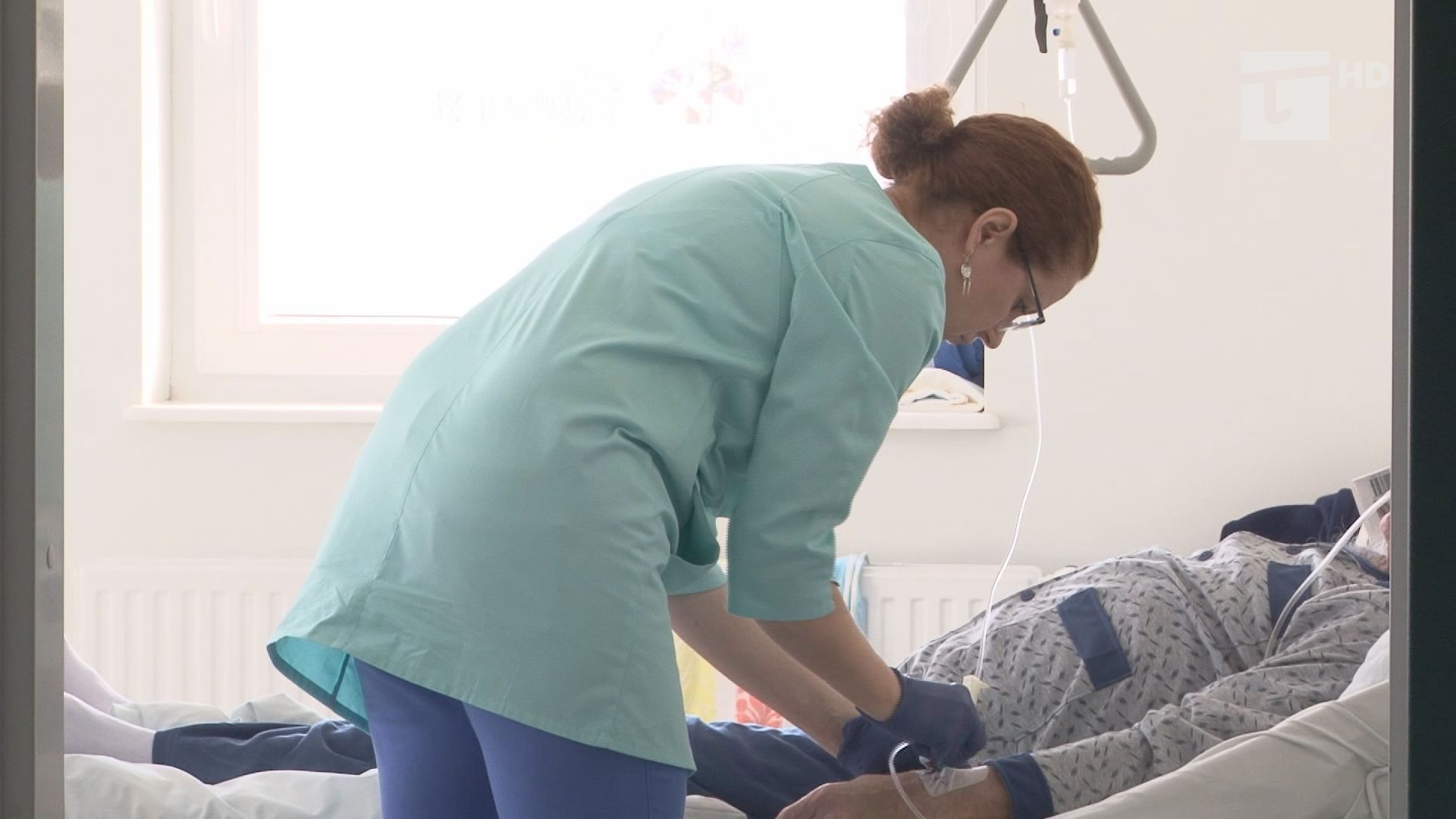czy przy łóżkach szpitalnych pacjentów może zabraknąć pielęgniarek?