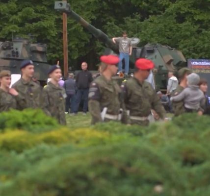 Wojsko rekrutuje na piknikach militarnych