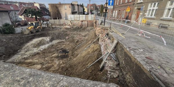 Ogrodowa zamknięta przez osunięcie muru