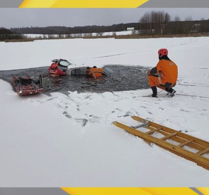 Zamarznięte jezioro to nie plac zabaw