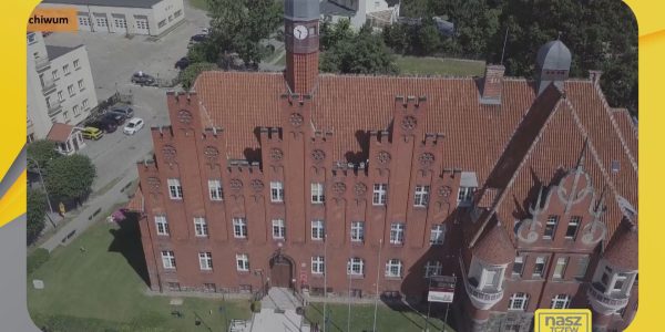 Milion złotych na wyrównanie pensji urzędników